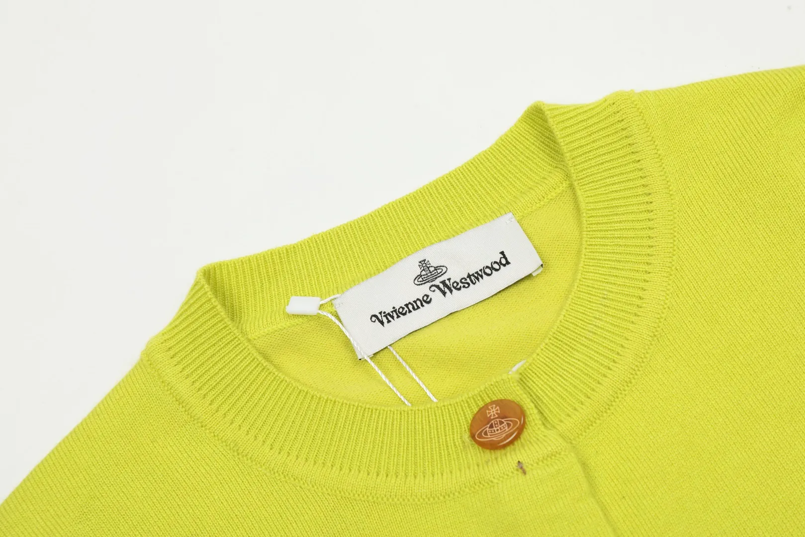 vivienne west wood Vivienne Saturn Classic Knitted Sweater Wool Cardigan 2023FW Latest Model Exclusive and Highest Quality on the Whole Network Order with Confidence - 🧩15% Merino Cotton Wool 85% Wool Blended 🧩Correct Italian 🇮🇹100% Wool Washed Wheat Logo 🧩Original Purchase True Model Opening 🧩Original Purchase Records and Comparison Charts Can Be Provided Order with Confidence 🧩Customized laser translucent buttons, the texture is clean and clear, completely restored 🧩Instant sale of all Taobao 300+ versions. Purchasing quality, full of quality, definitely not a copywriter, a real good product, the actual product is far beyond the budget. Size: S -M- L Color: black, cream apricot, coffee, gray, fluorescent green, blue